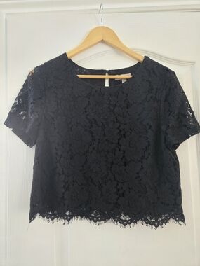 Banana Republic Lace Short Sleeve Crop Top - Black Size 10